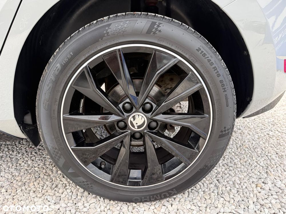 Skoda Fabia 1.0 TSI Monte Carlo - 12