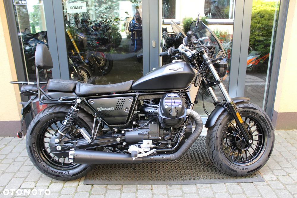 Moto Guzzi V9 - 2