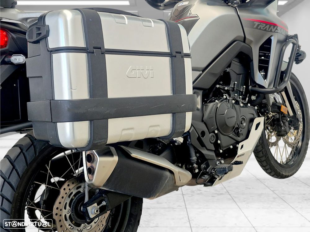 Honda Transalp XL750 - 11