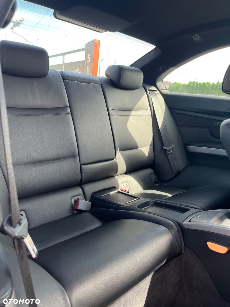 BMW Seria 3 325i xDrive Coupe M Sport Edition - 24