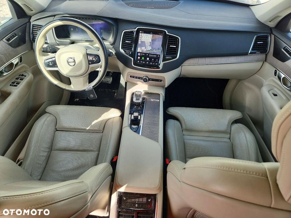Volvo XC 90 - 8