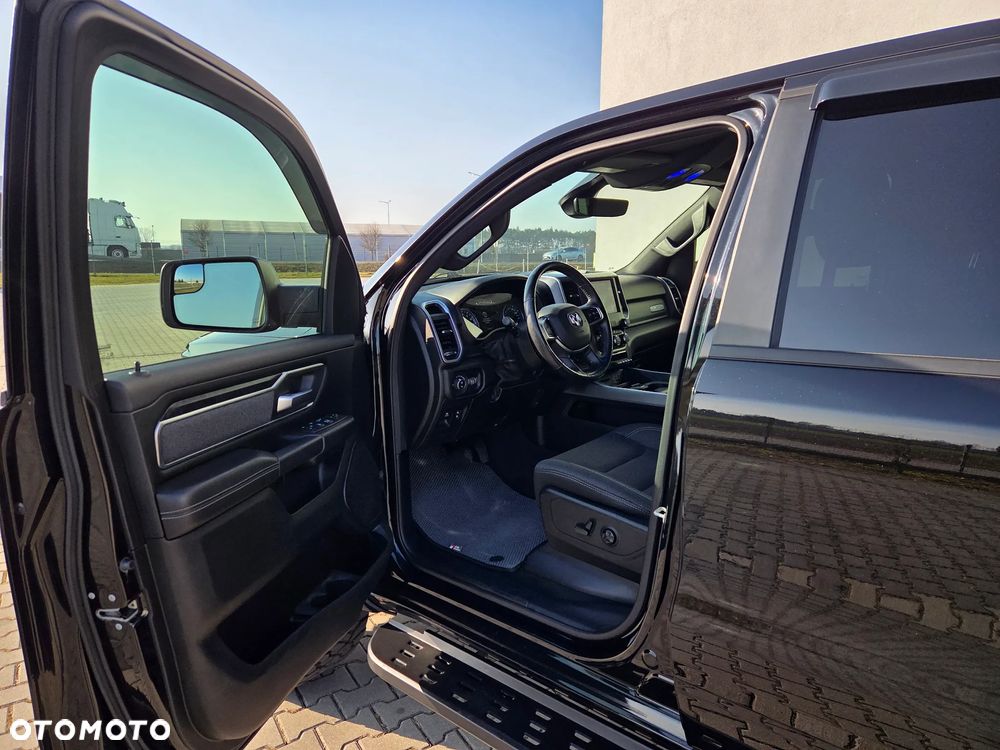 RAM 1500 Crew Cab Shortbed Bighorn - 10