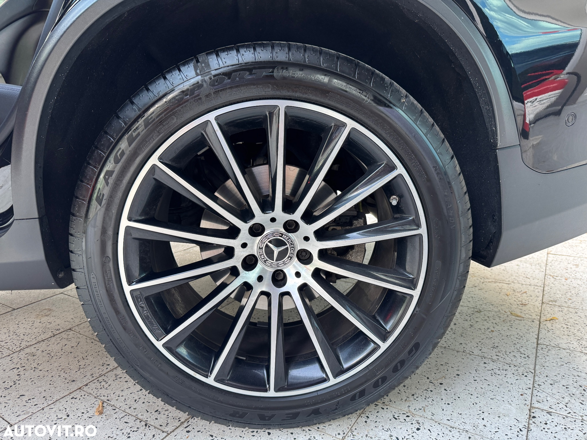 Mercedes-Benz GLC Coupe 300 4MATIC - 23