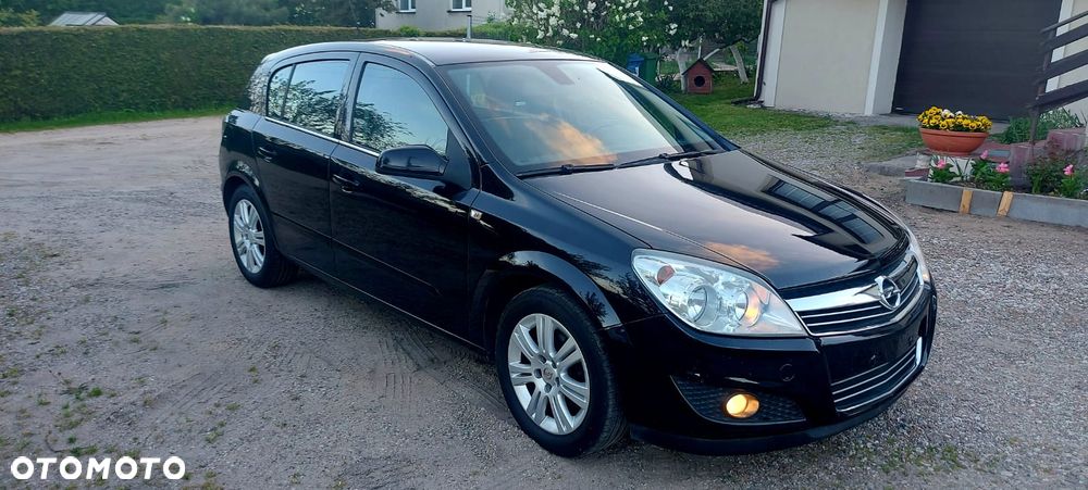 Opel Astra 1.6 Design Edition - 4