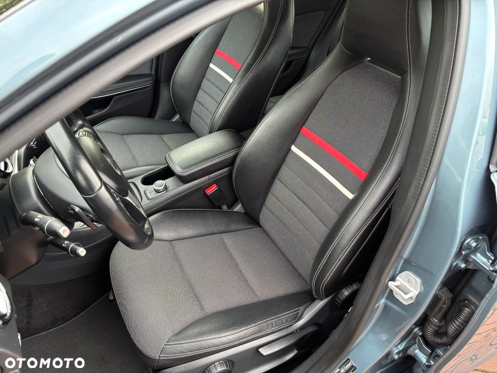 Mercedes-Benz Klasa A 180 (BlueEFFICIENCY) 7G-DCT Urban - 12