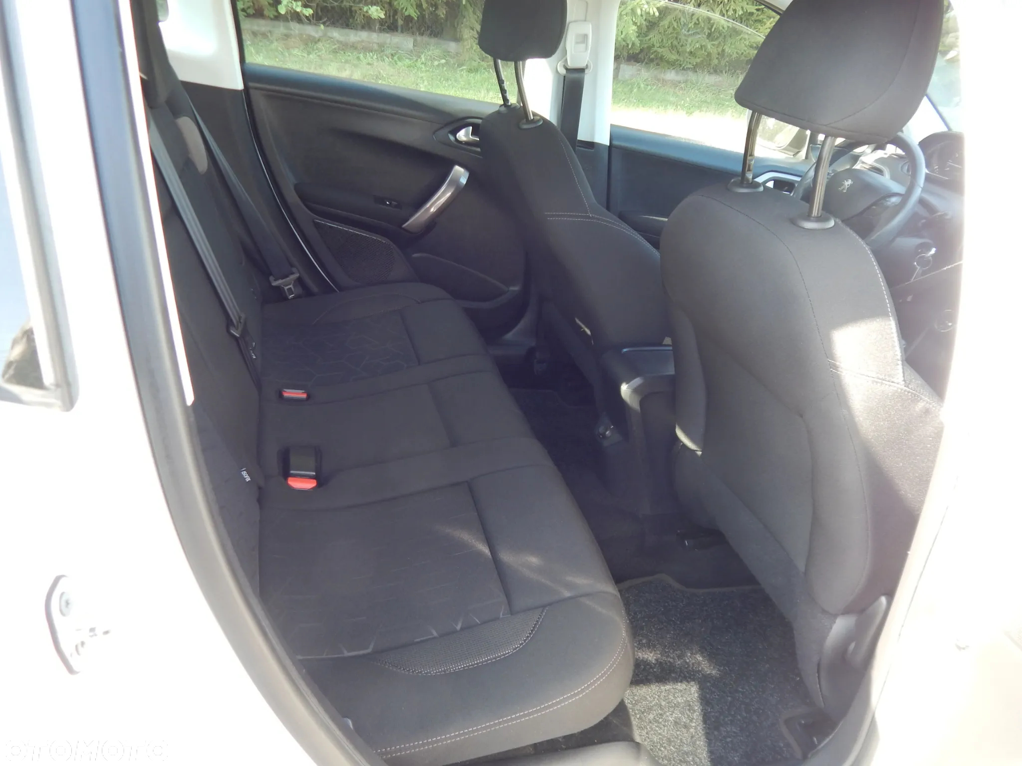 Peugeot 2008 1.2 Pure Tech Style - 12