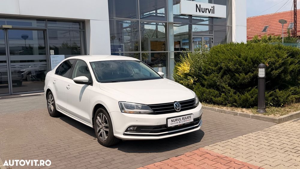 Volkswagen Jetta - 1