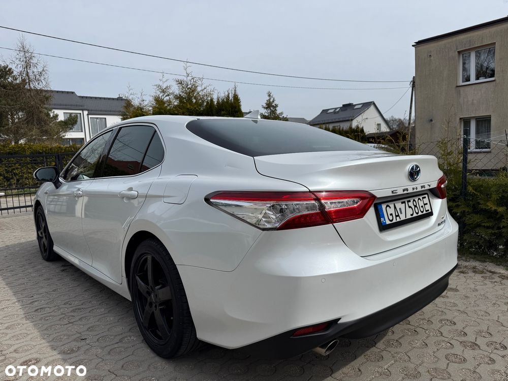 Toyota Camry - 5