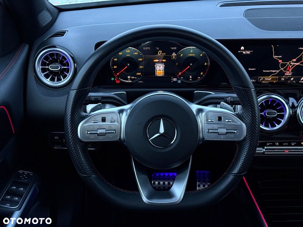 Mercedes-Benz GLB - 15