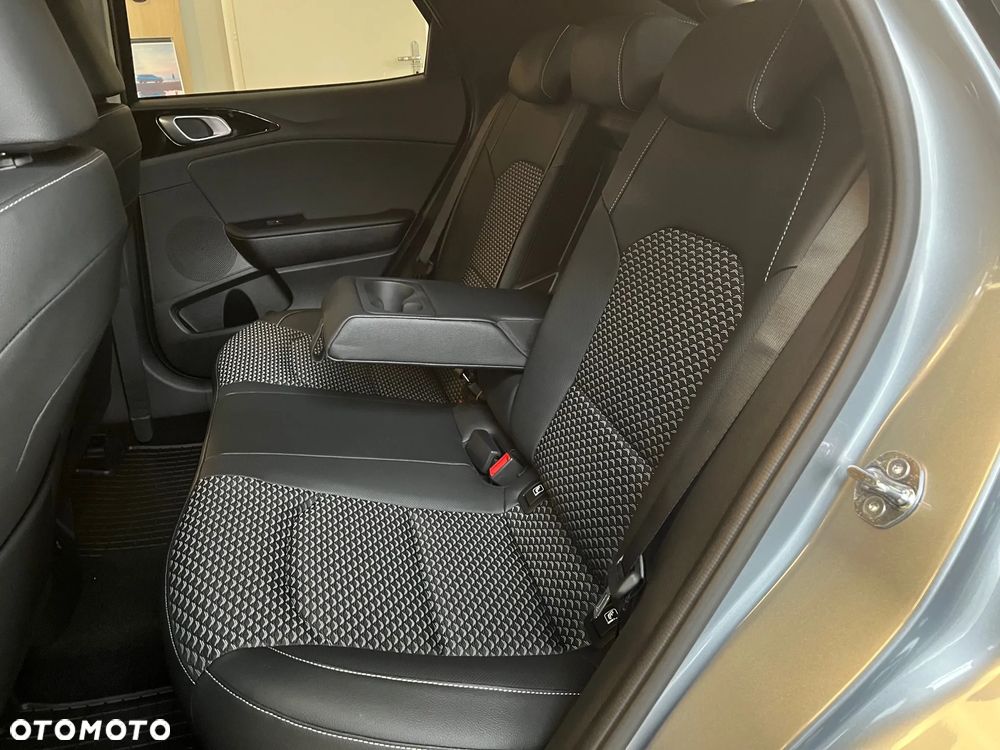 Kia XCeed 1.5 T-GDI Business Line DCT - 17