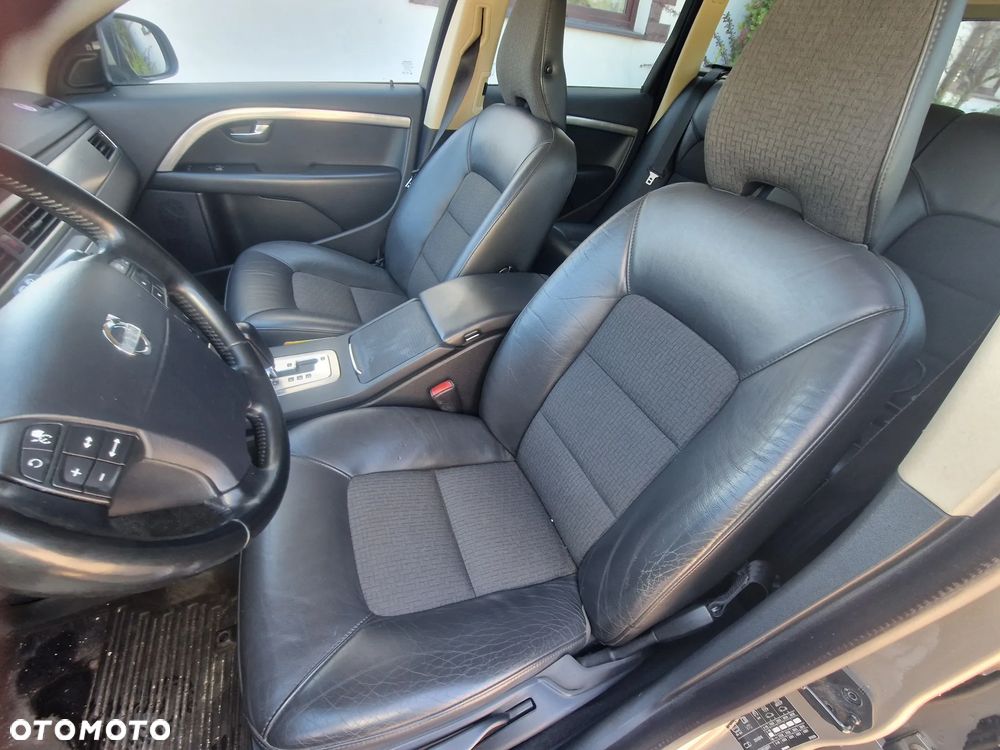 Volvo V70 2.5T Summum - 22