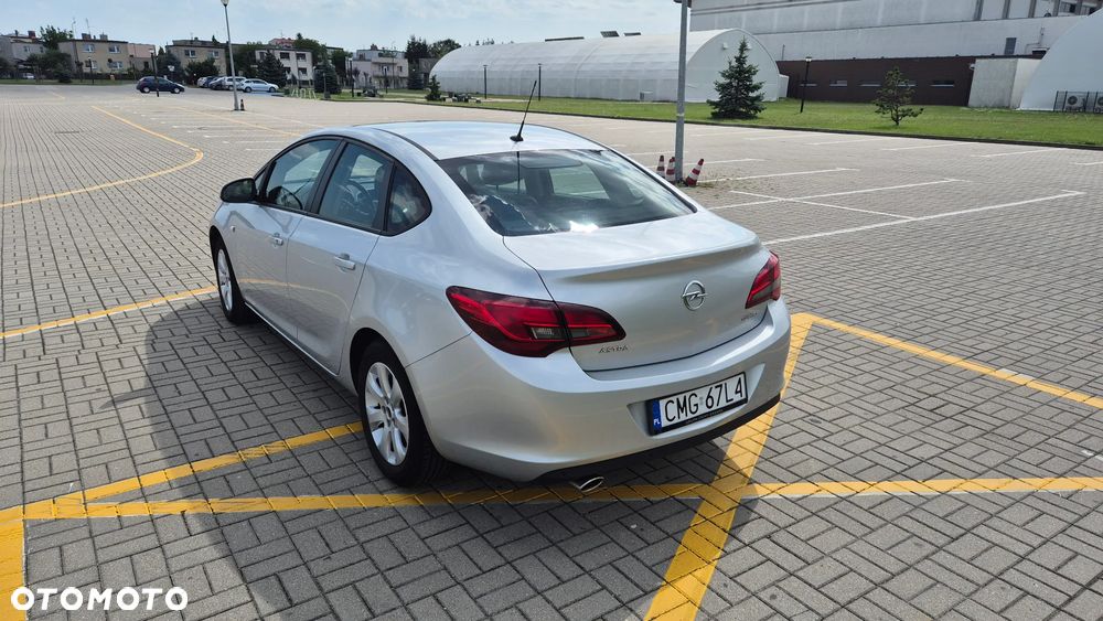 Opel Astra 1.4 T Active EU6 - 4