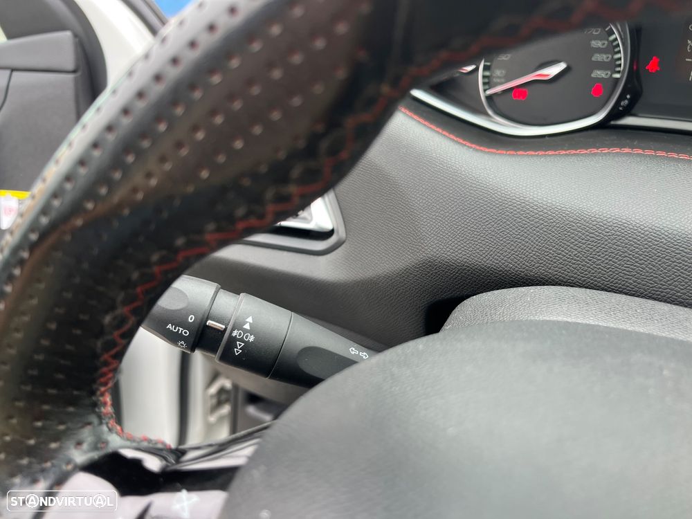 Peugeot 308 SW BlueHDi 130 Stop & Start GT Pack - 32