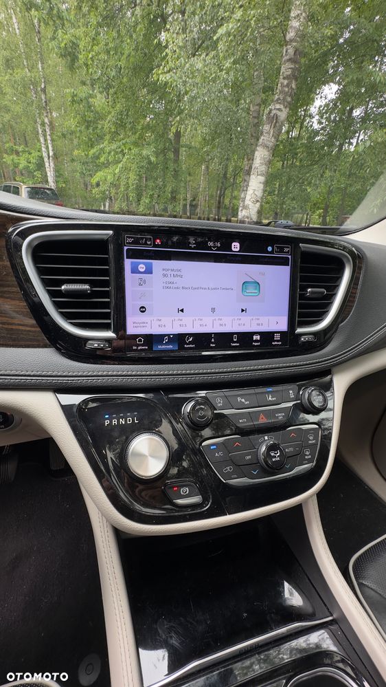 Chrysler Pacifica - 11