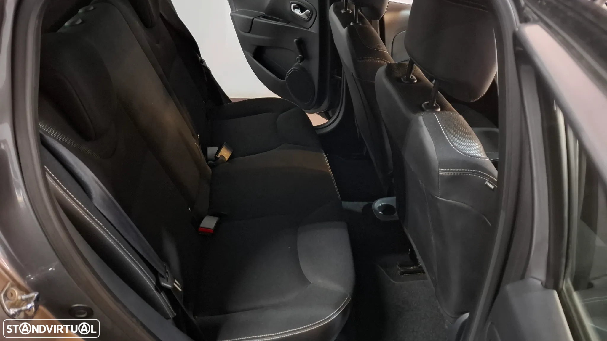 Renault Clio 0.9 TCe Limited - 13