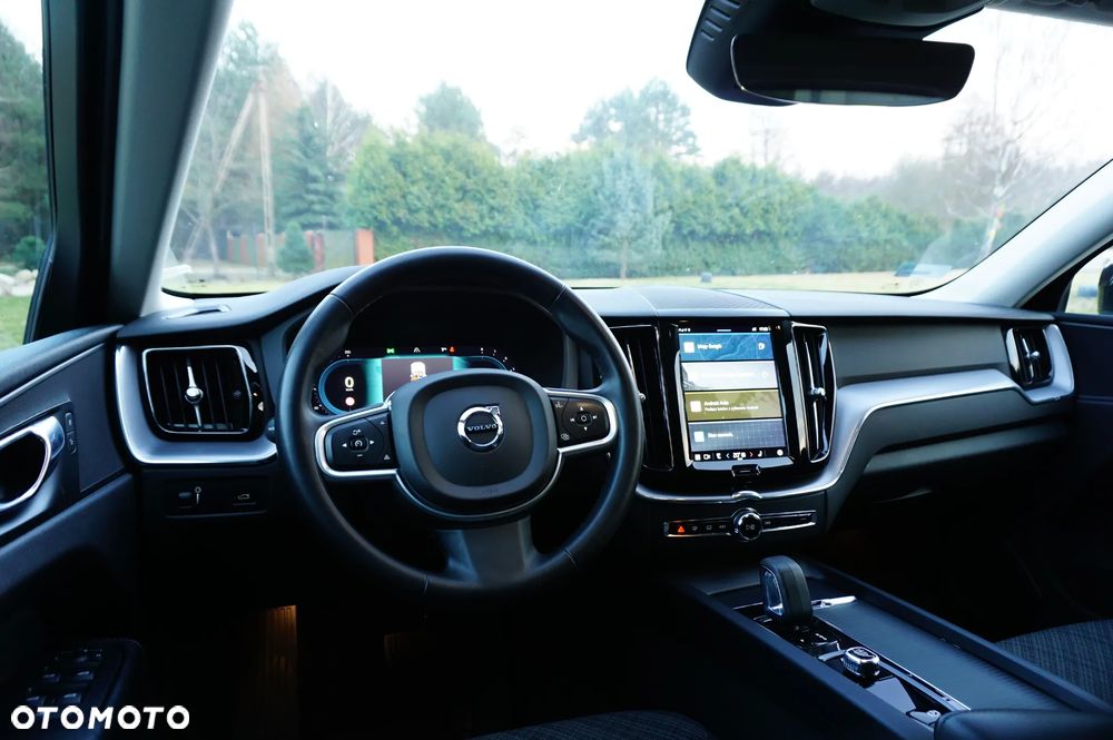 Volvo XC 60 B5 B AWD Momentum Pro - 35
