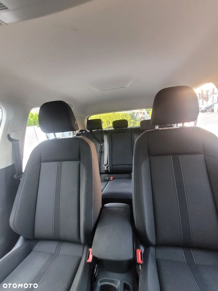 Volkswagen T-Roc - 13