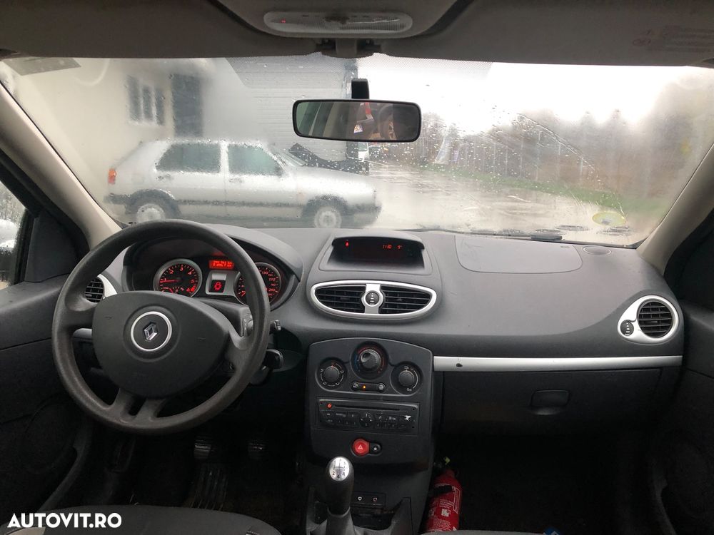 Renault Clio dCi 90 Dynamique - 8