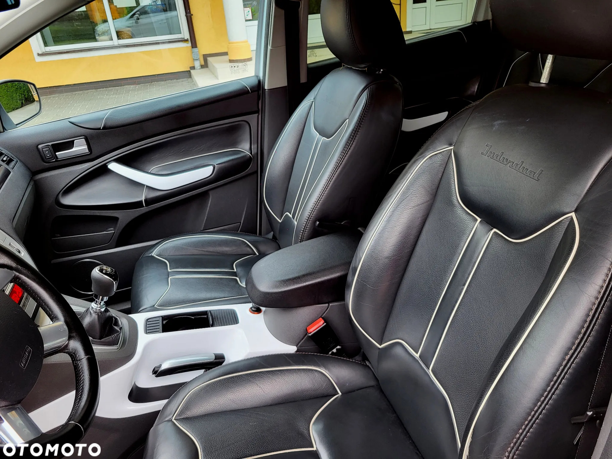 Ford Kuga - 26