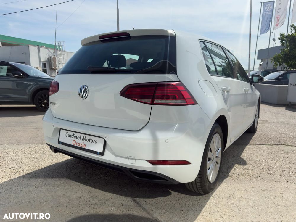Volkswagen Golf 1.6 TDI Trendline - 6