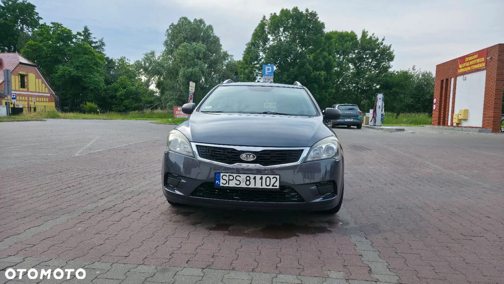 Kia Ceed - 8