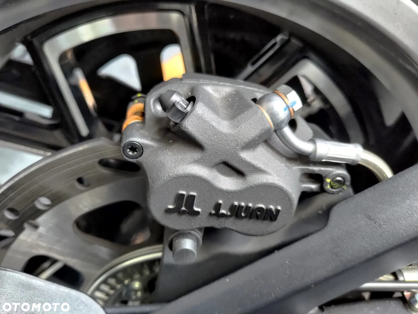 QJMOTOR SVT 650X - 31