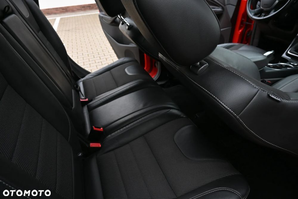 Ford Kuga 1.5 EcoBoost FWD Titanium X - 36