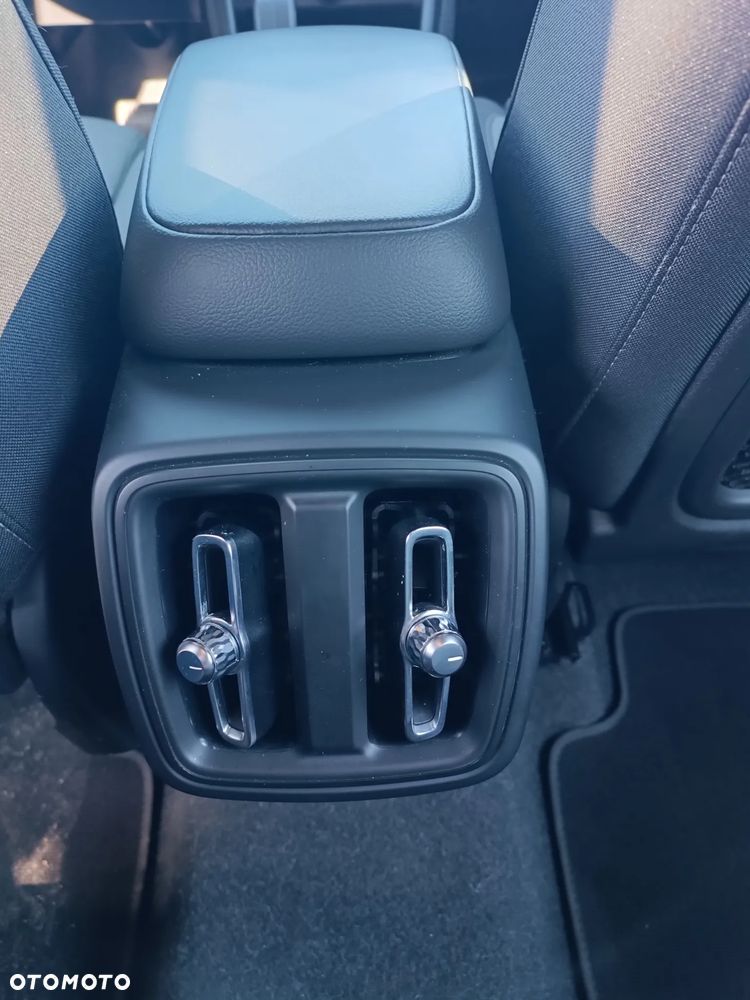 Volvo XC 40 T2 Core - 24