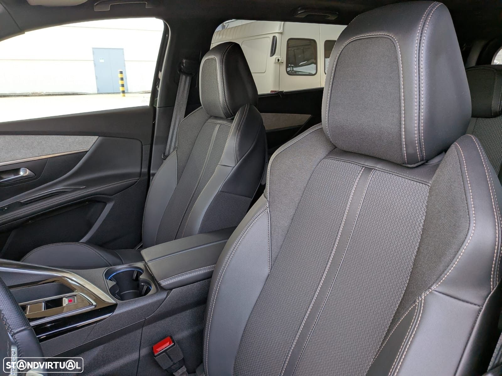 Peugeot 5008 1.5 BlueHDi Allure Pack EAT8 - 8