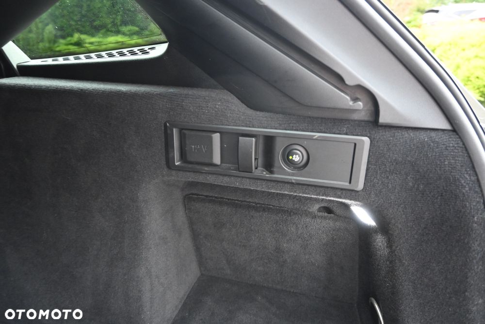 BMW Seria 3 320e M Sport - 35