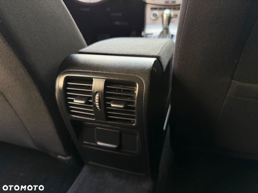 Volkswagen Passat Variant 2.0 TDI DSG BlueMotion Technology Comfortline - 22