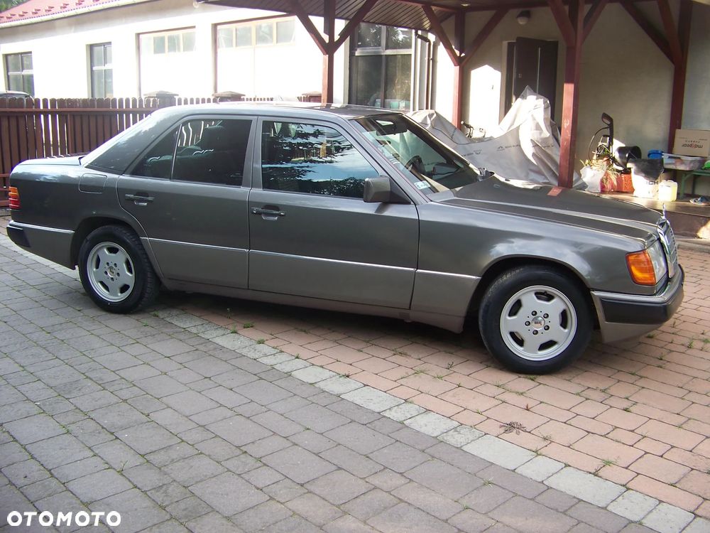 Mercedes-Benz Klasa E - 2