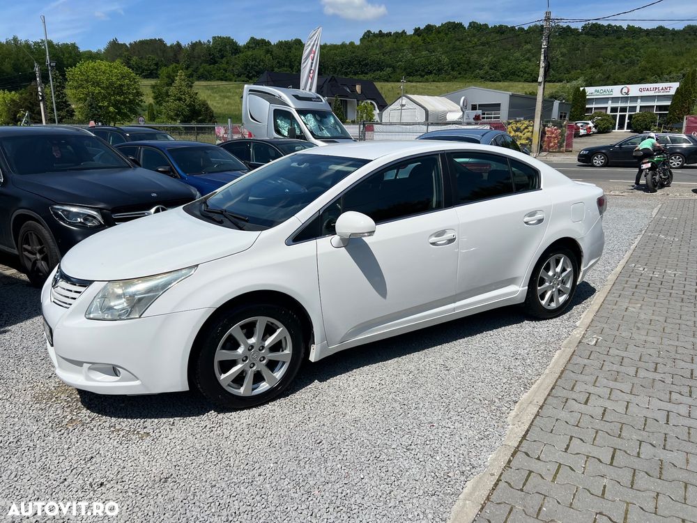 Toyota Avensis - 1