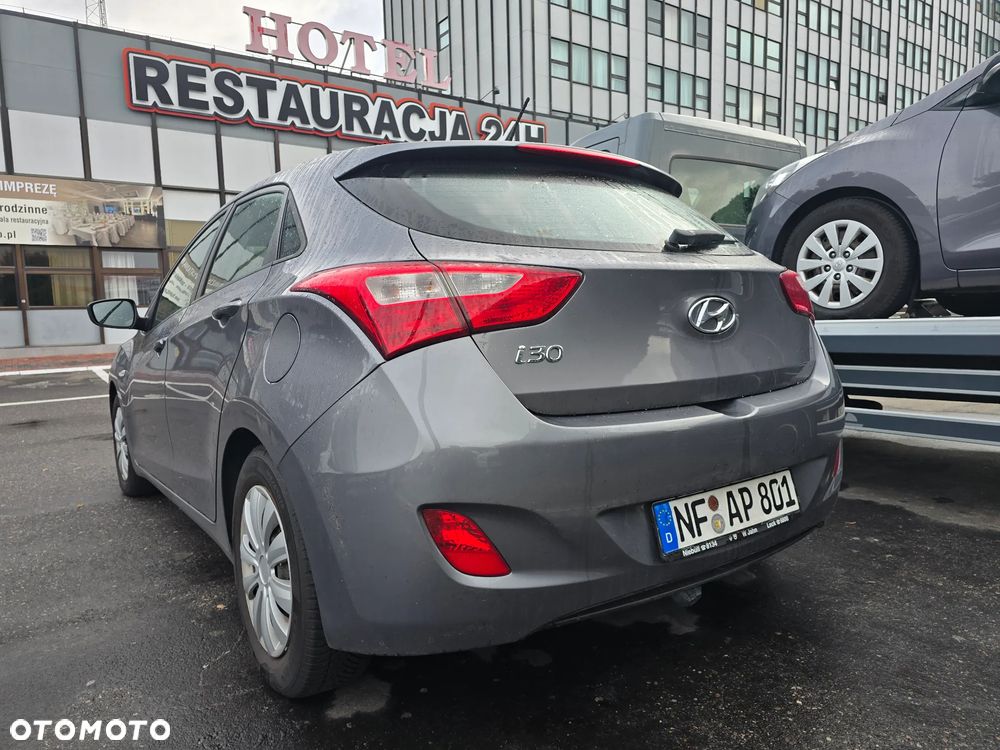 Hyundai i30 blue 1.4 Style - 6
