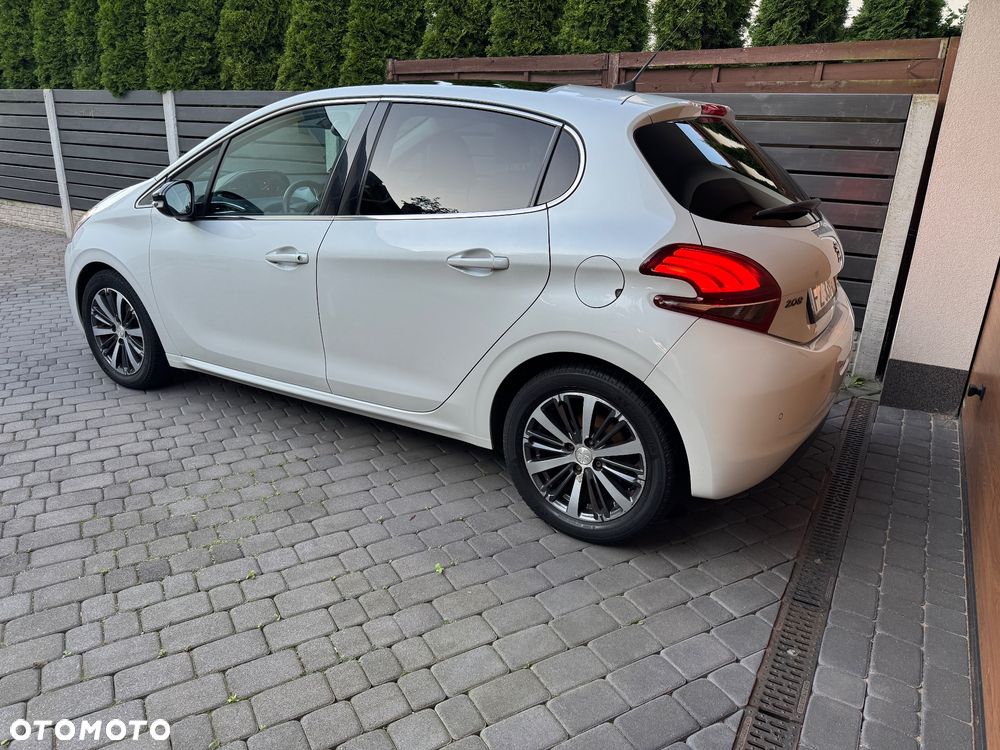 Peugeot 208 1.2 PureTech Allure S&S - 6