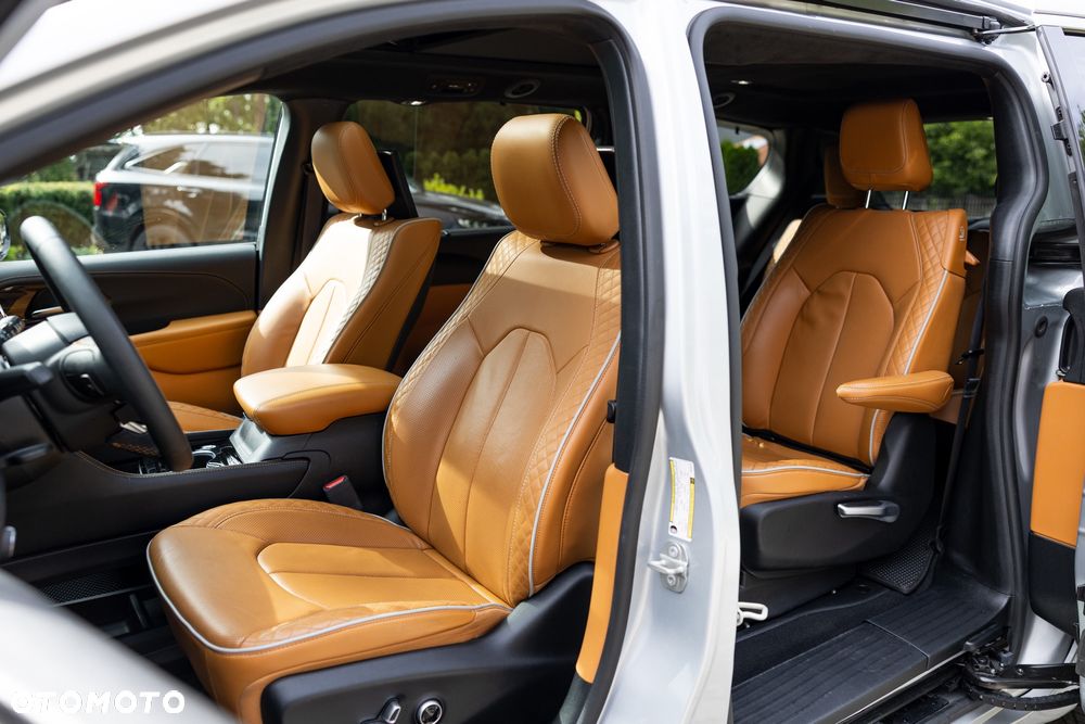 Chrysler Pacifica - 25