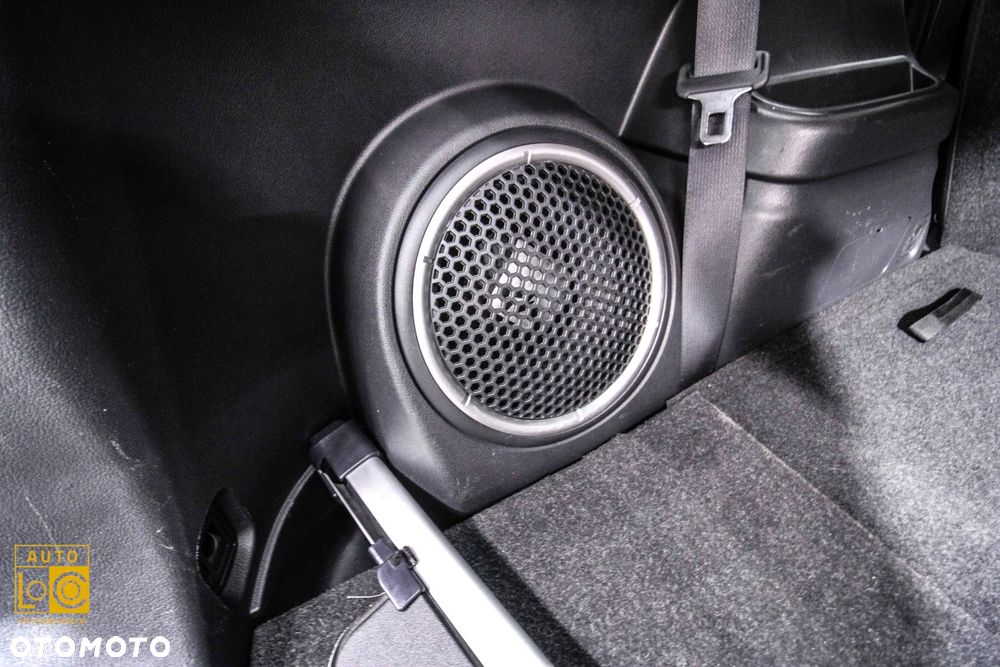 Mitsubishi Outlander 2.0 Instyle Navi 4WD CVT - 31