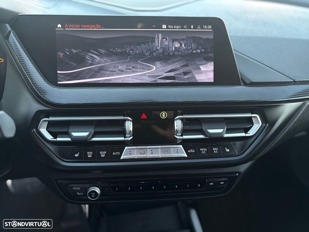 BMW 118 i Pack Desportivo M Auto - 42