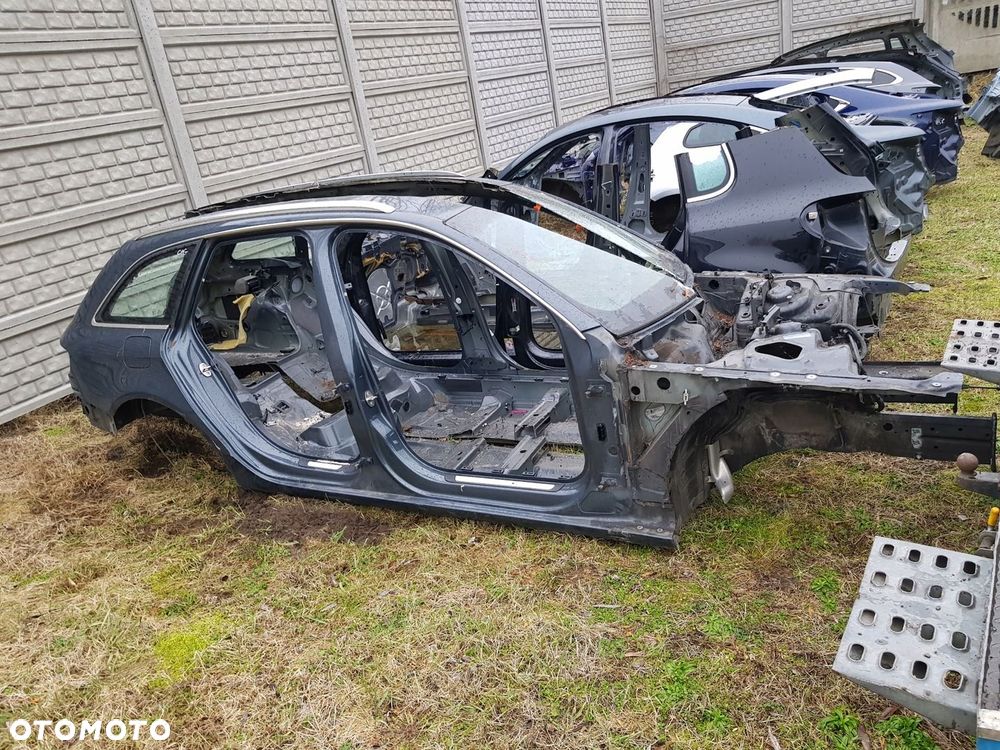 próg słupek błotnik prawy Audi A4 B8 kombi - 1