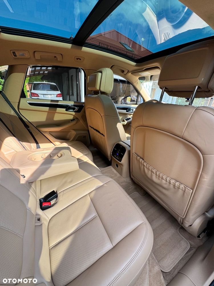 Porsche Macan S - 30