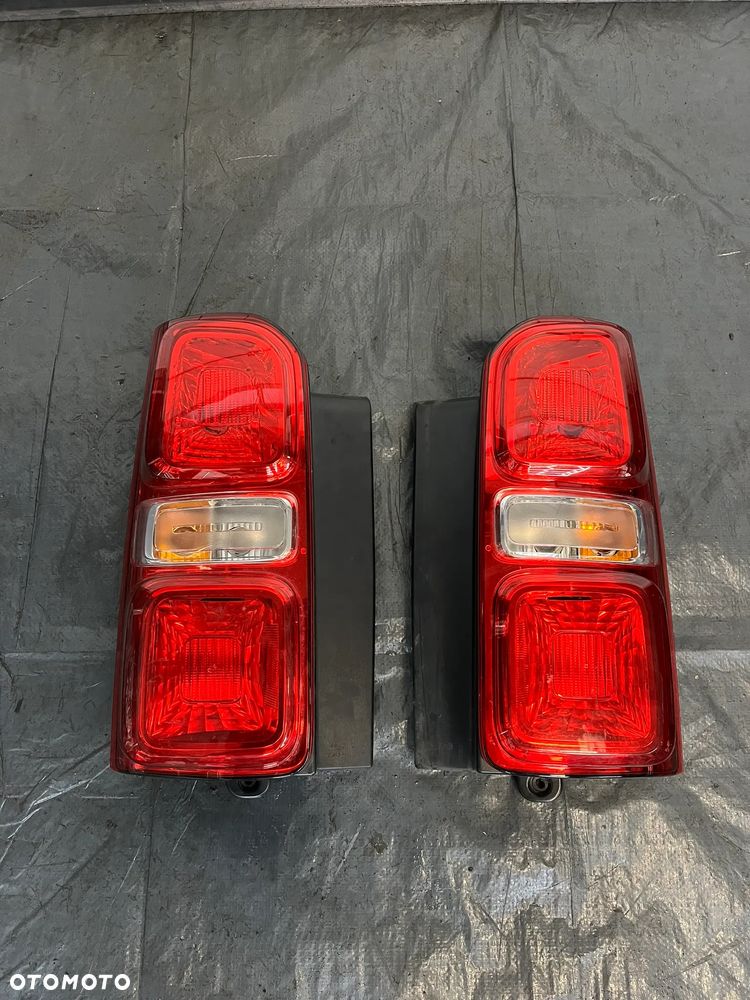 EXPERT III Jumpy III ProAce Lampa tylna lewa oryginał oryginalna 9808243180 9808243182 - 2