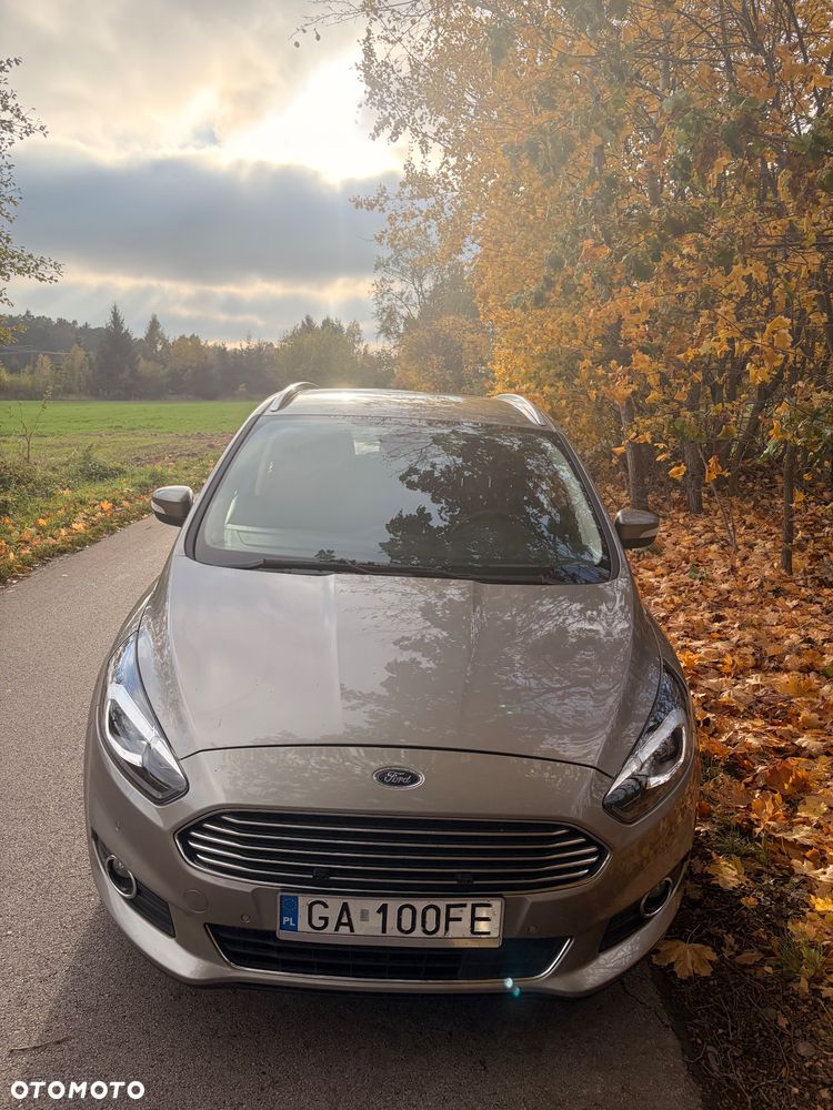 Ford S-Max - 12