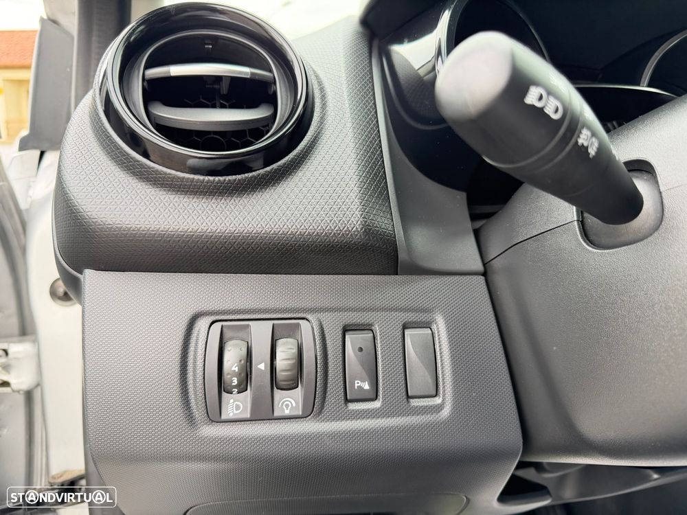 Renault Clio 0.9 TCe Limited - 19