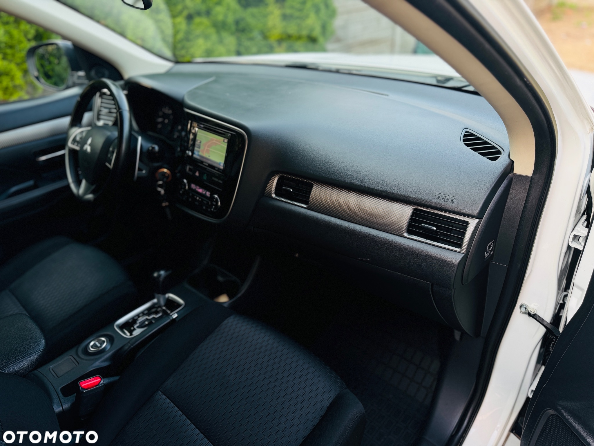 Mitsubishi Outlander 2.0 Intense + Navi 4WD CVT - 12