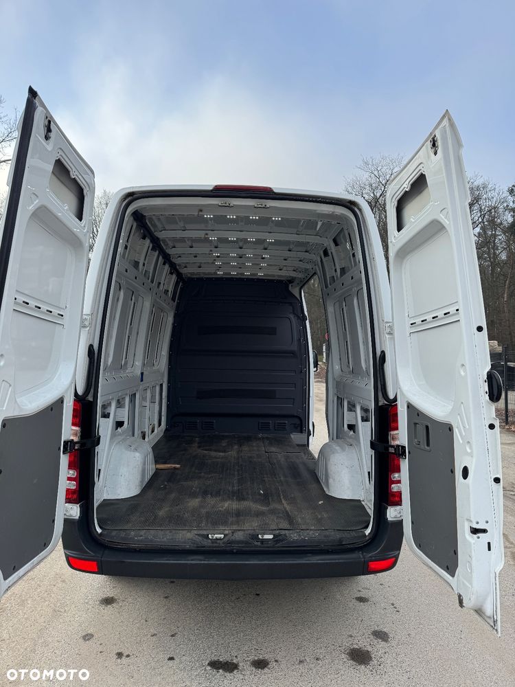 Mercedes-Benz Sprinter - 9