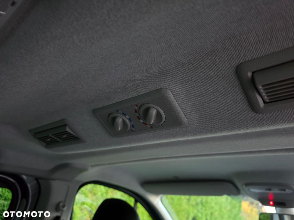 Opel Vivaro - 26