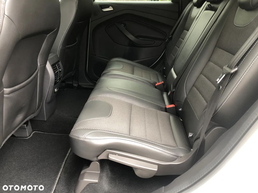 Ford Kuga 2.0 TDCi 2x4 Titanium - 28
