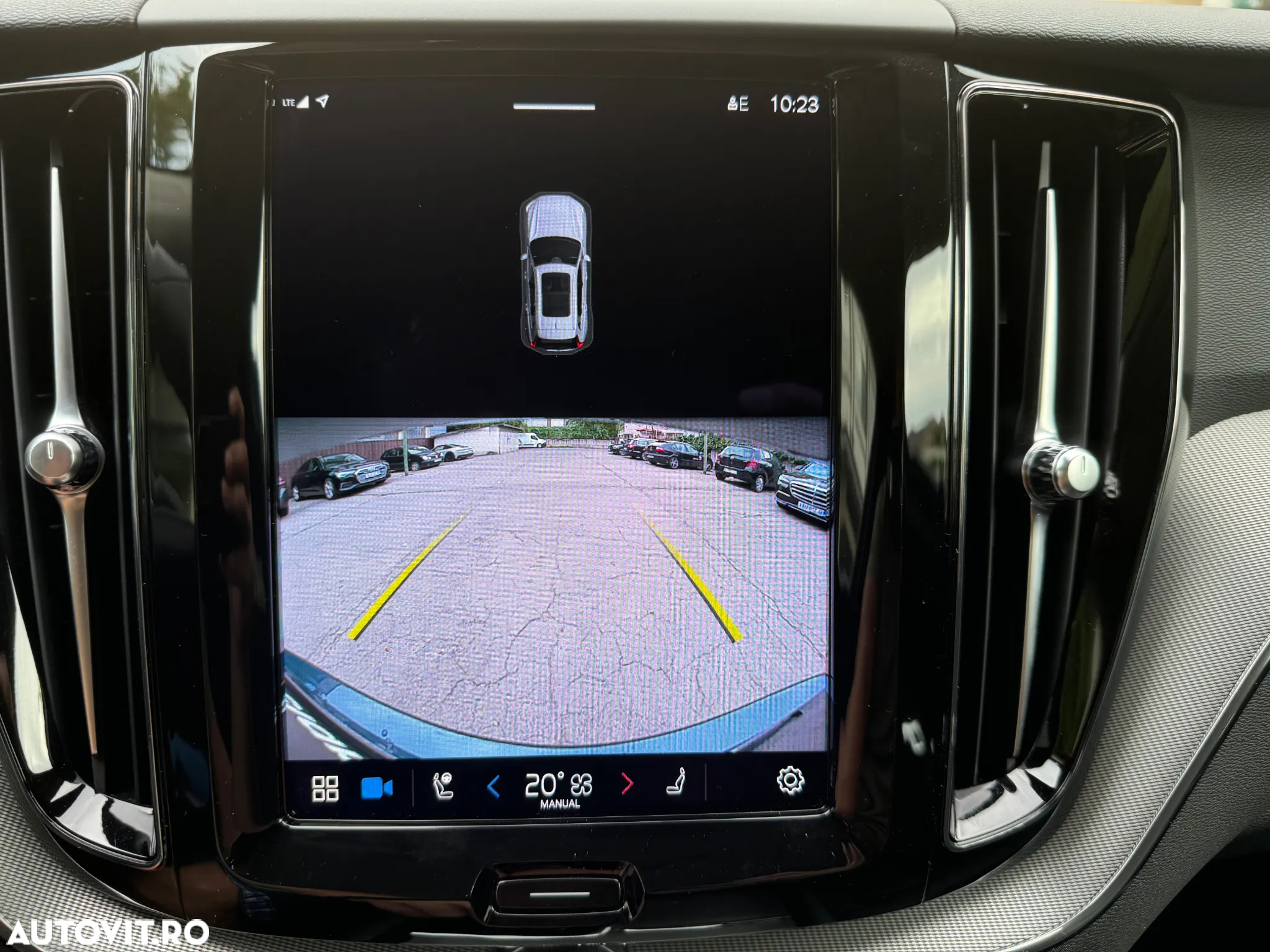 Volvo XC 60 B4 MHEV AT FWD Core - 11
