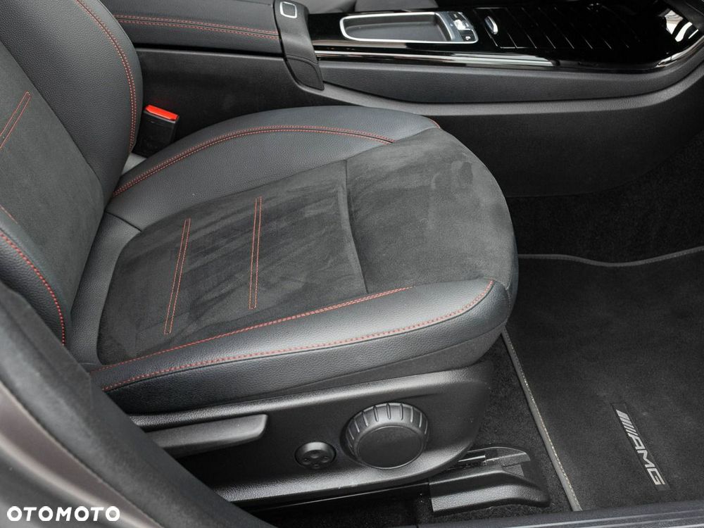 Mercedes-Benz CLA - 27