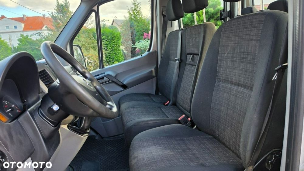 Mercedes-Benz Sprinter - 13